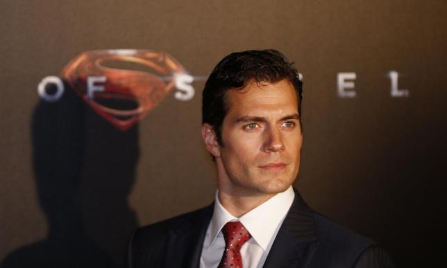 Superman' Star Henry Cavill and His 19-Year-Old Girlfriend Tara King Break  Up - Life & Style