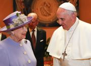 queen-elizabeth-pope-francis