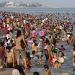 filipinos-celebrate-easter-at-beach