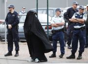 muslim-woman-in-burqa-in-australia