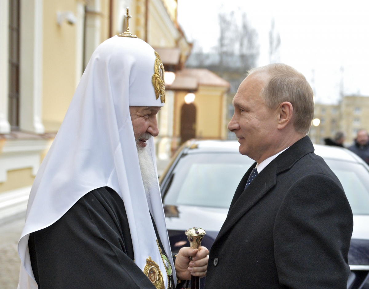 Pro-war Russian patriarch warned not to be 'Putin's altar boy' by Pope Francis - Vimarsana News